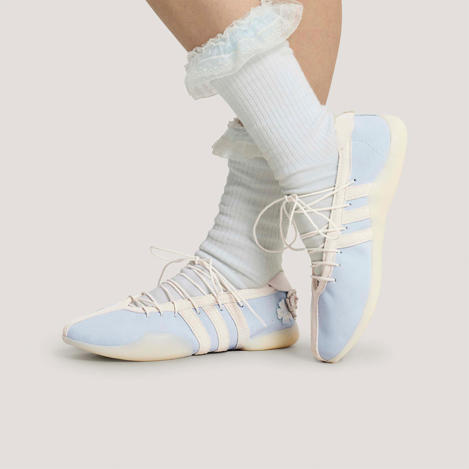 أحذية نسائية أصلية من أديداس ب - مراجعة Adidas Shoes Samba وسعره