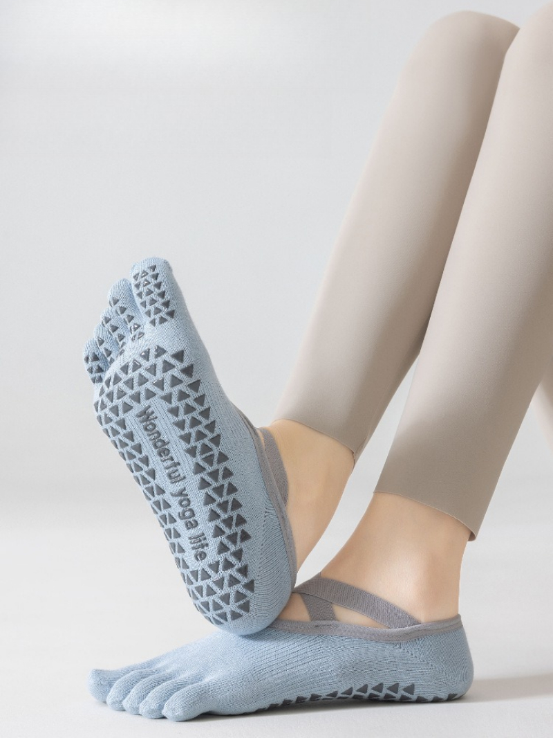جوارب يوغا نسائية قطنية بخمسة  - مراجعة Grip Sock Yoga وسعره